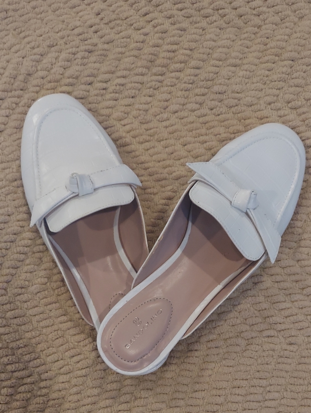 NWOT Bandolino White Slip-On Mule Loafers Size 6.5